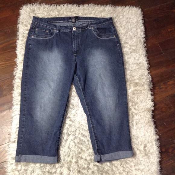 cropped jeans size 22